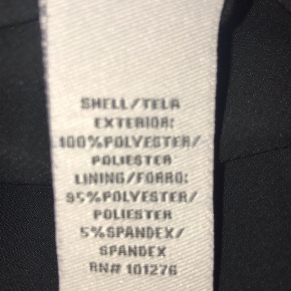 Flirty & Fun Floral Top! - Picture 4 of 4